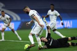 爱游戏下载-马赛碾压波兰，罗德里戈完成帽子戏法的简单介绍