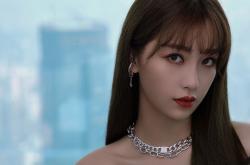 爱游戏官方入口-新星闪耀与老牌坚韧，切特高光表现下的马刺加时鏖战