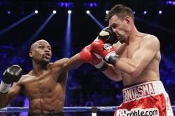 爱游戏tv-巴尔韦德，欧冠之夜，以钢铁之心熔铸不朽瞬间