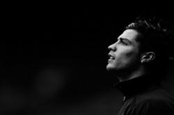 AYXapp下载-英格拉姆状态火热，广东队险胜活塞，展现亚洲篮球新高度