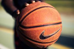 AYXapp下载-南非新星闪耀安菲尔德，卡瓦哈尔一传一射主宰红军命脉