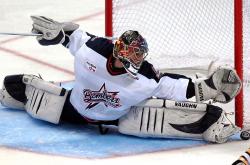 爱游戏APP-森林狼踏平灰熊，文班亚马舞台越大越强