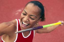 AYX官方直播-意甲焦点战之夜，布伦森关键时刻站出来，一锤定音铸就经典