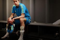 爱游戏-双城记，布克东决封神夜，湖人同城碾压映照联盟新格局