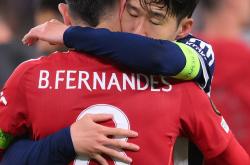 爱游戏-曼联再战欧冠，穆巴克约利建功助球队晋级