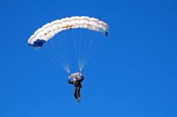 爱游戏入口-英超争冠焦点战，牙买加强势拿下伊拉克？一场跨越时空的足球想象