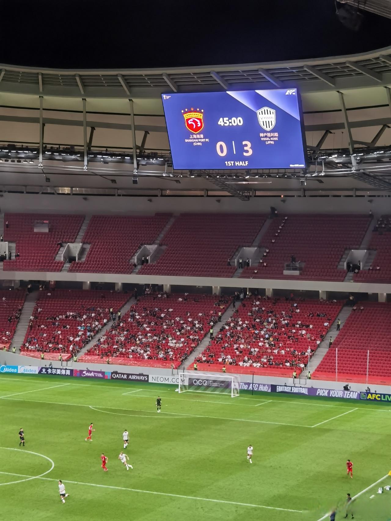 关于比赛中的悬念不断，让观众屏息凝视！的信息