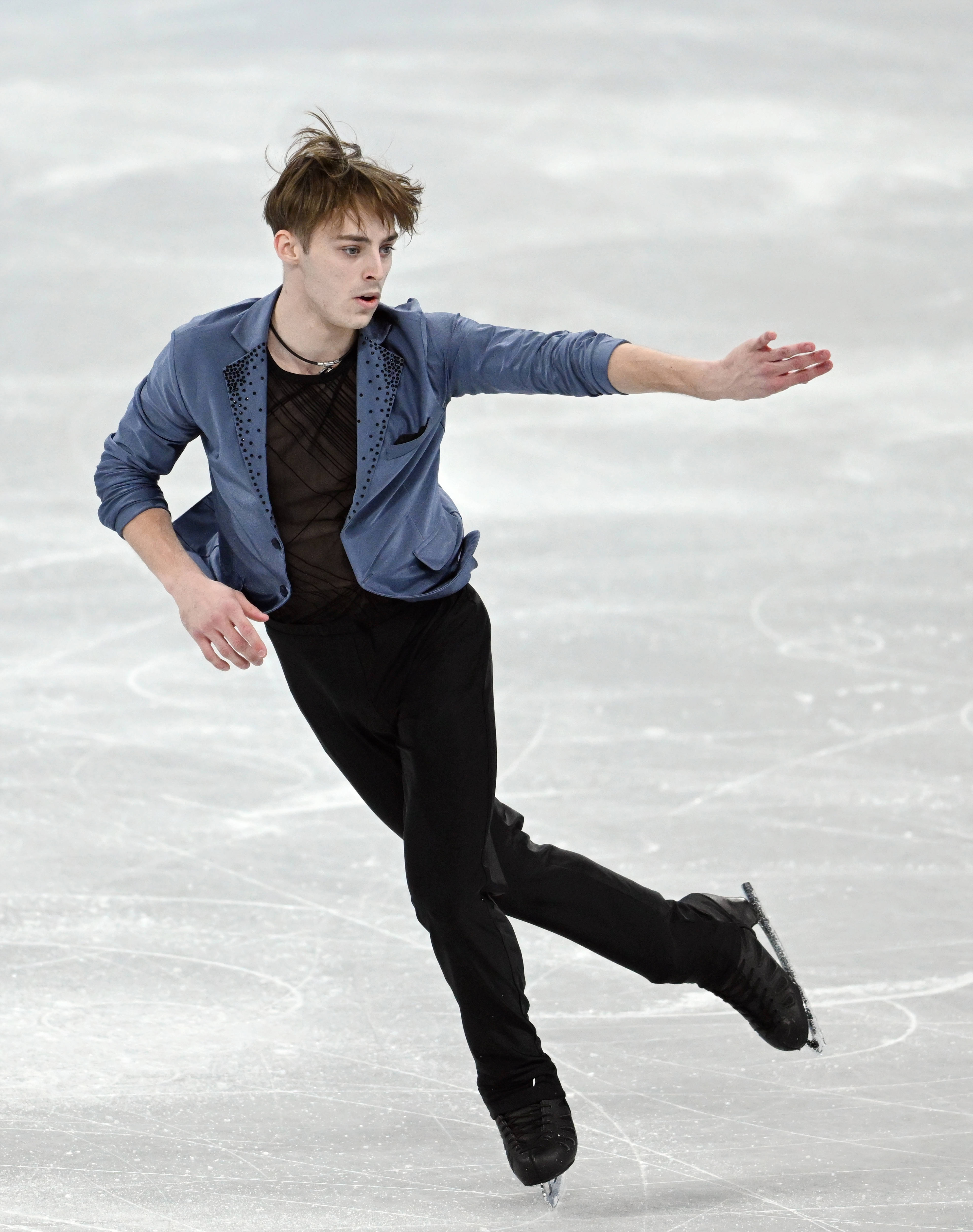 斯洛文尼亚短道速滑选手在比赛中夺冠 斯洛文尼亚短道速滑选手在比赛中夺冠