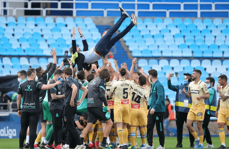 包含萨拉戈萨主场击败对手，斩获三分的词条