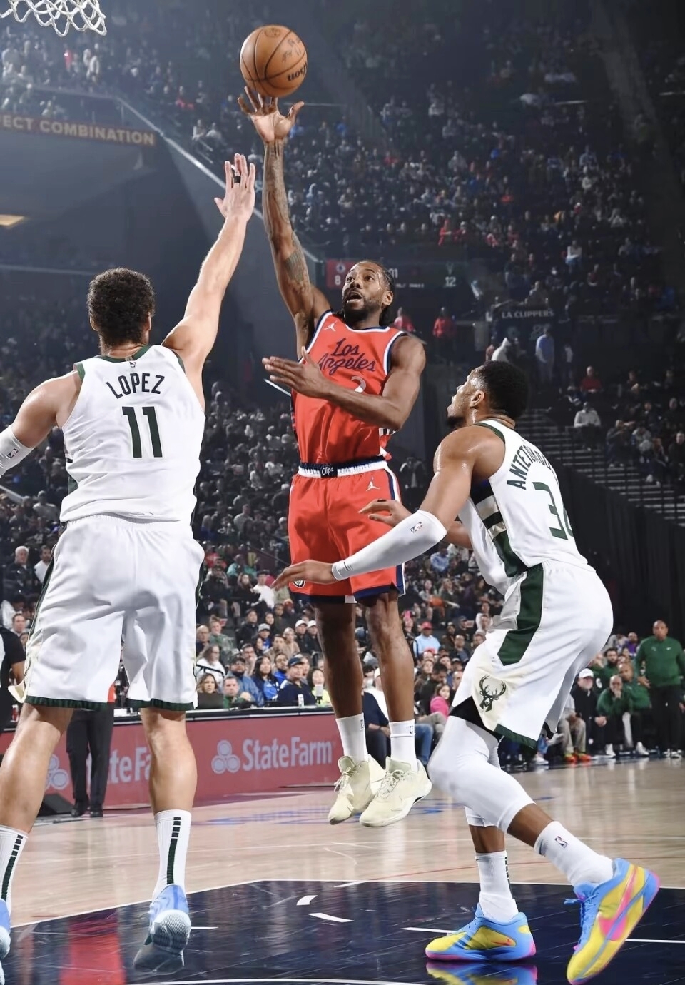 包含雄鹿力克上海队，欧文状态火热的词条