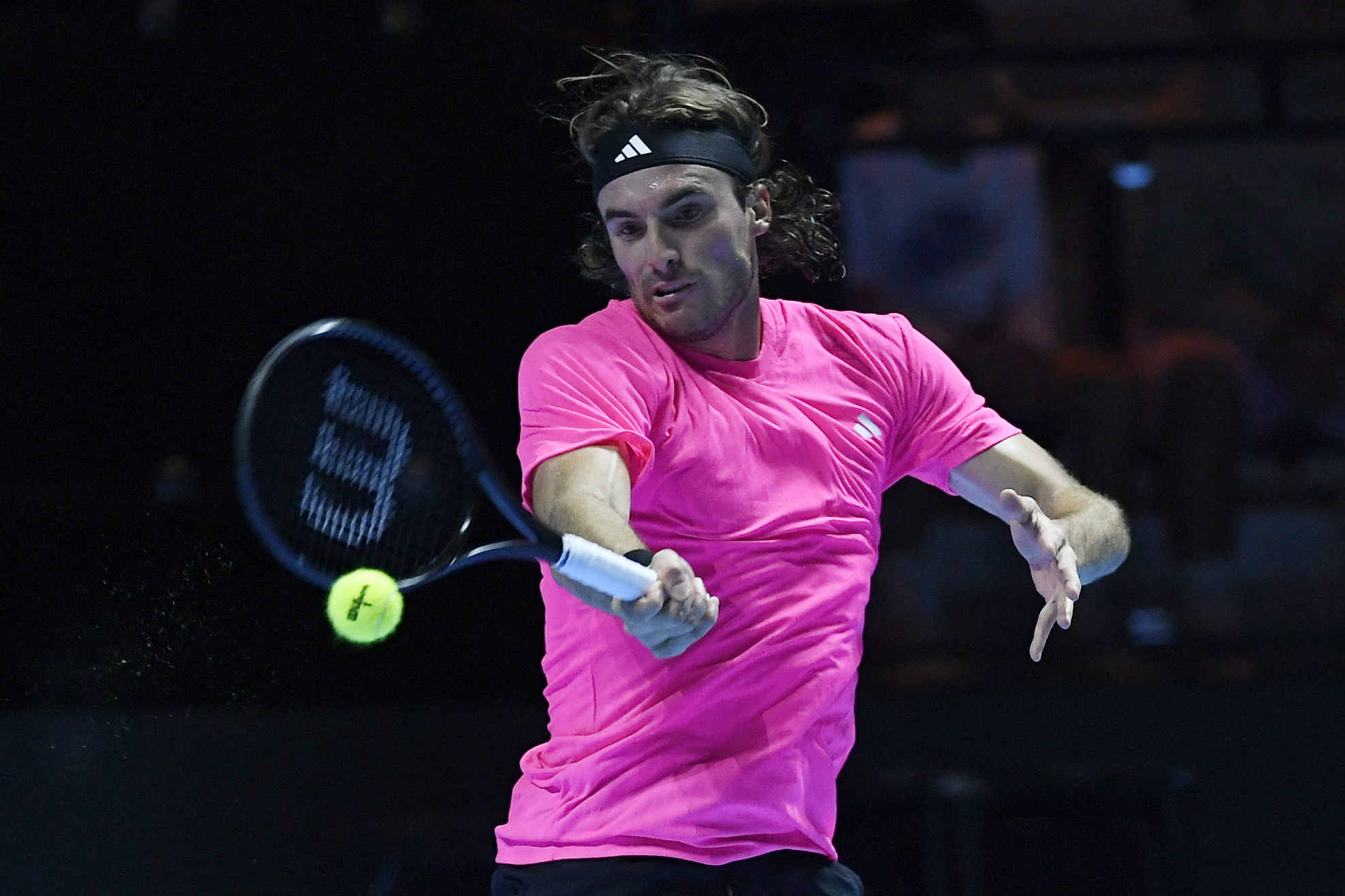 英国网球队轻取德国网球队，西西帕斯打破历史纪录的简单介绍