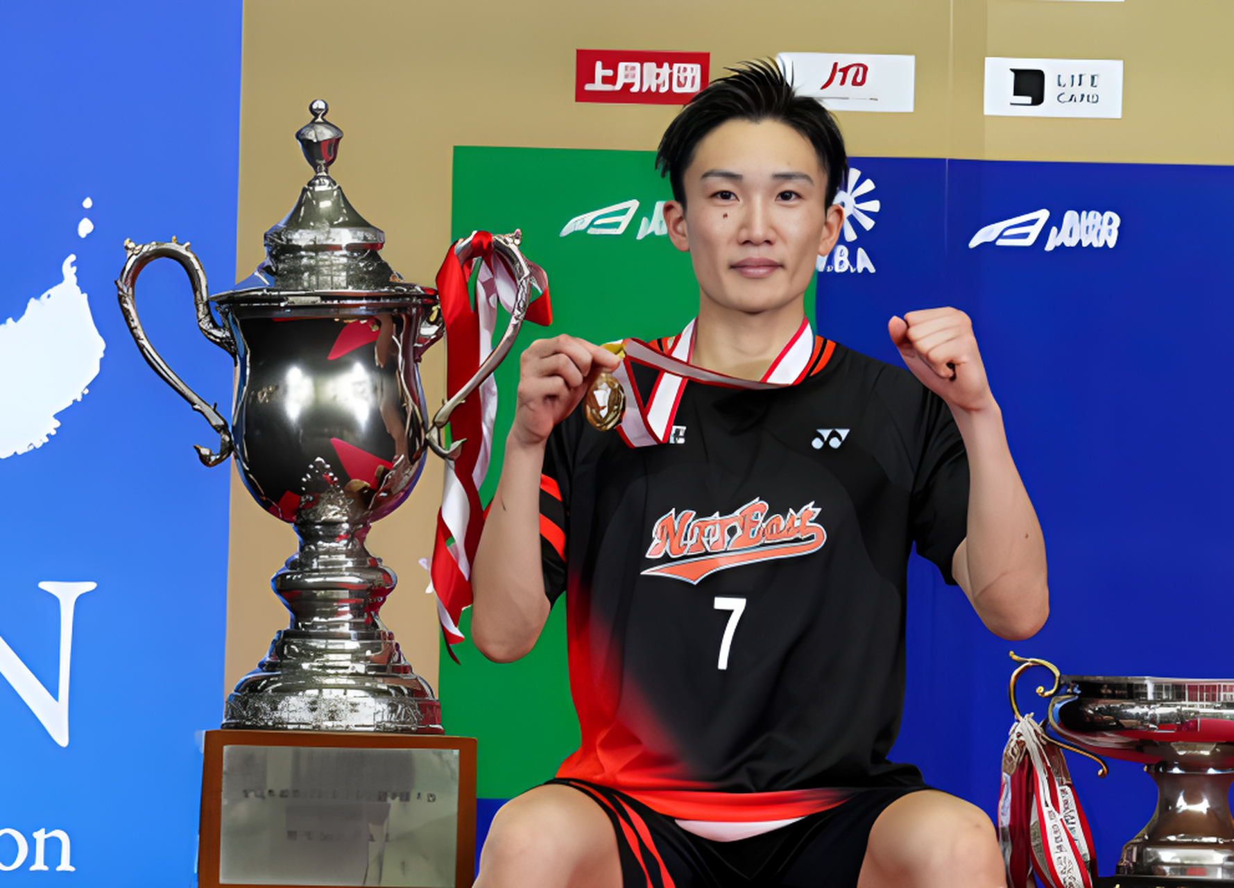 包含马来西亚羽毛球队爆冷法国羽毛球队，桃田贤斗关键制胜的词条