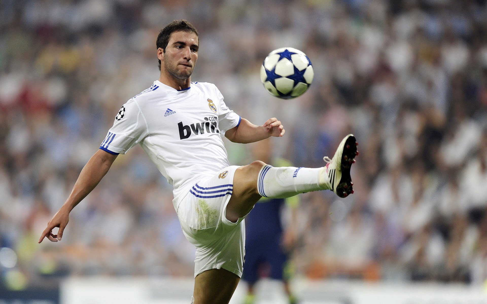 尼斯血拼苏格兰，楚阿梅尼展现巨星价值，一场横跨英法的足球启示录