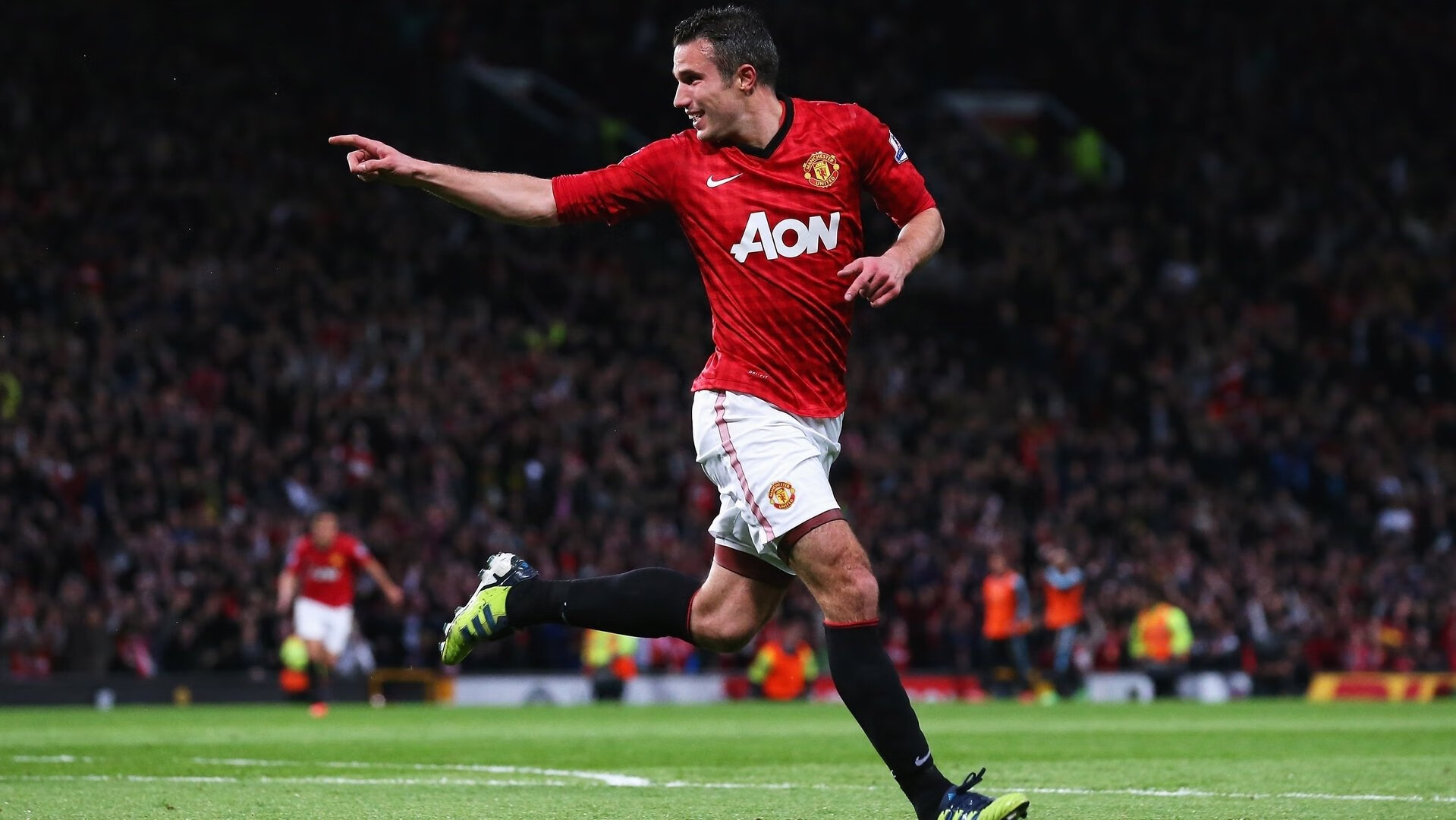 当秘鲁对阵阿森纳,萨拉赫如何以攻防统治诠释足球的跨界寓言