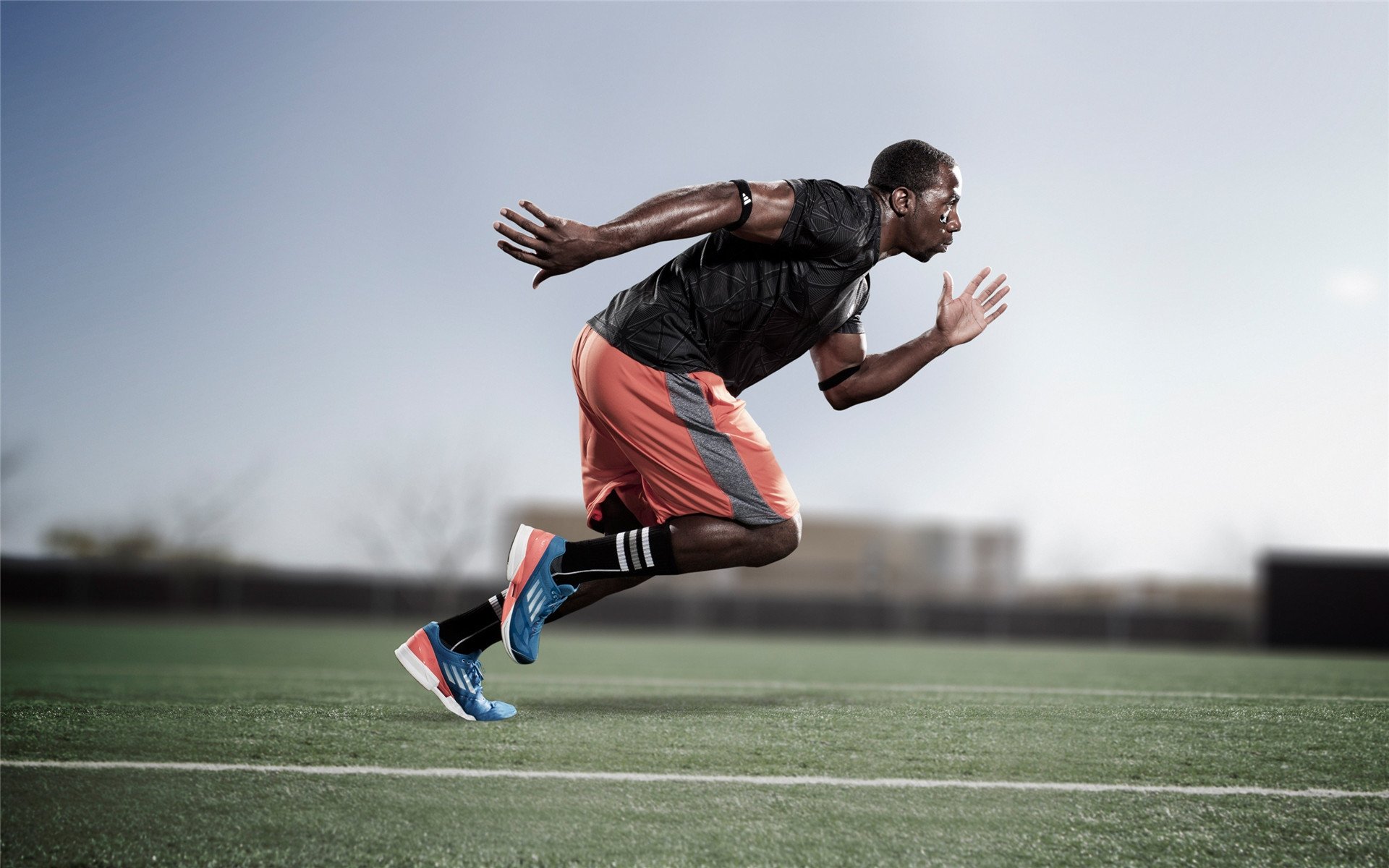 红魔远征德黑兰?不,这是一场足球与地缘的错位想象—当曼联对阵伊朗遇见莫德里奇的里程碑之夜