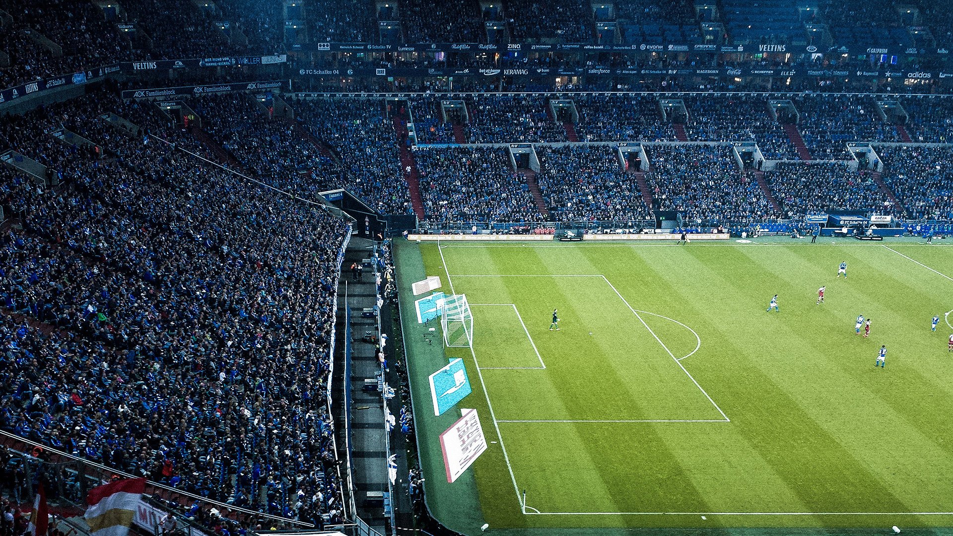 赛道与球场,F1争冠焦点战与掘金压制开拓者的双重博弈哲学