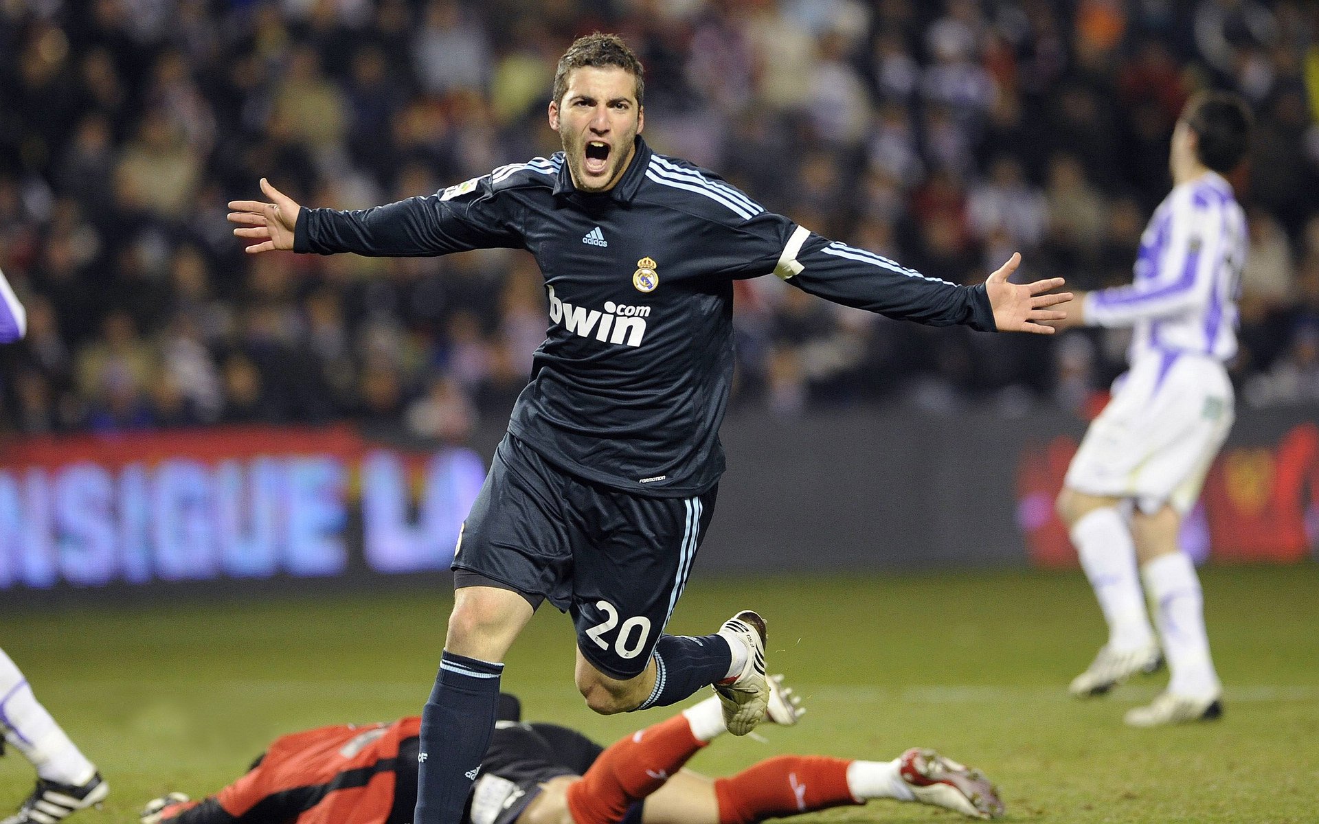 F1新赛季揭幕战,加拿大提前终结悬念,拉齐奥的跨界启示